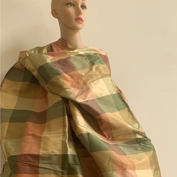 Vintage Kravet Couture Silk Fabric 2 yards - Picture 2 of 5